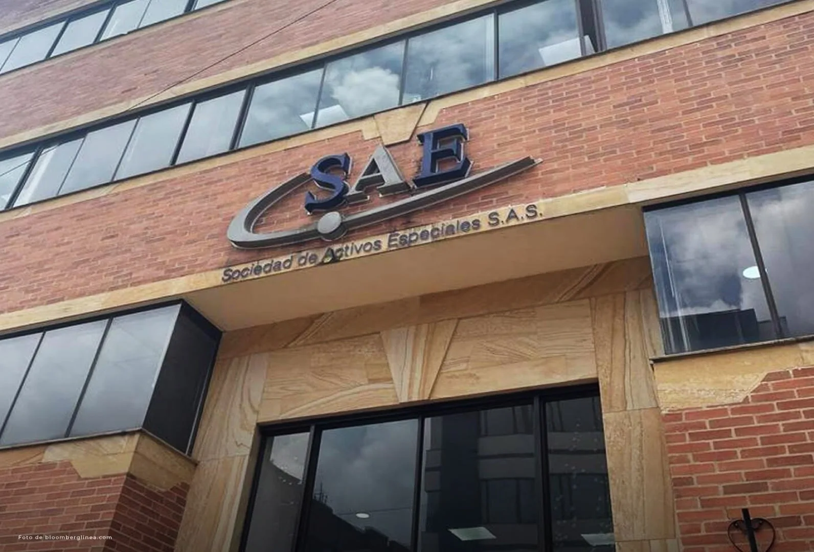 La SAE asume la administración de Lili Pink tras incautación de más de 400 locales