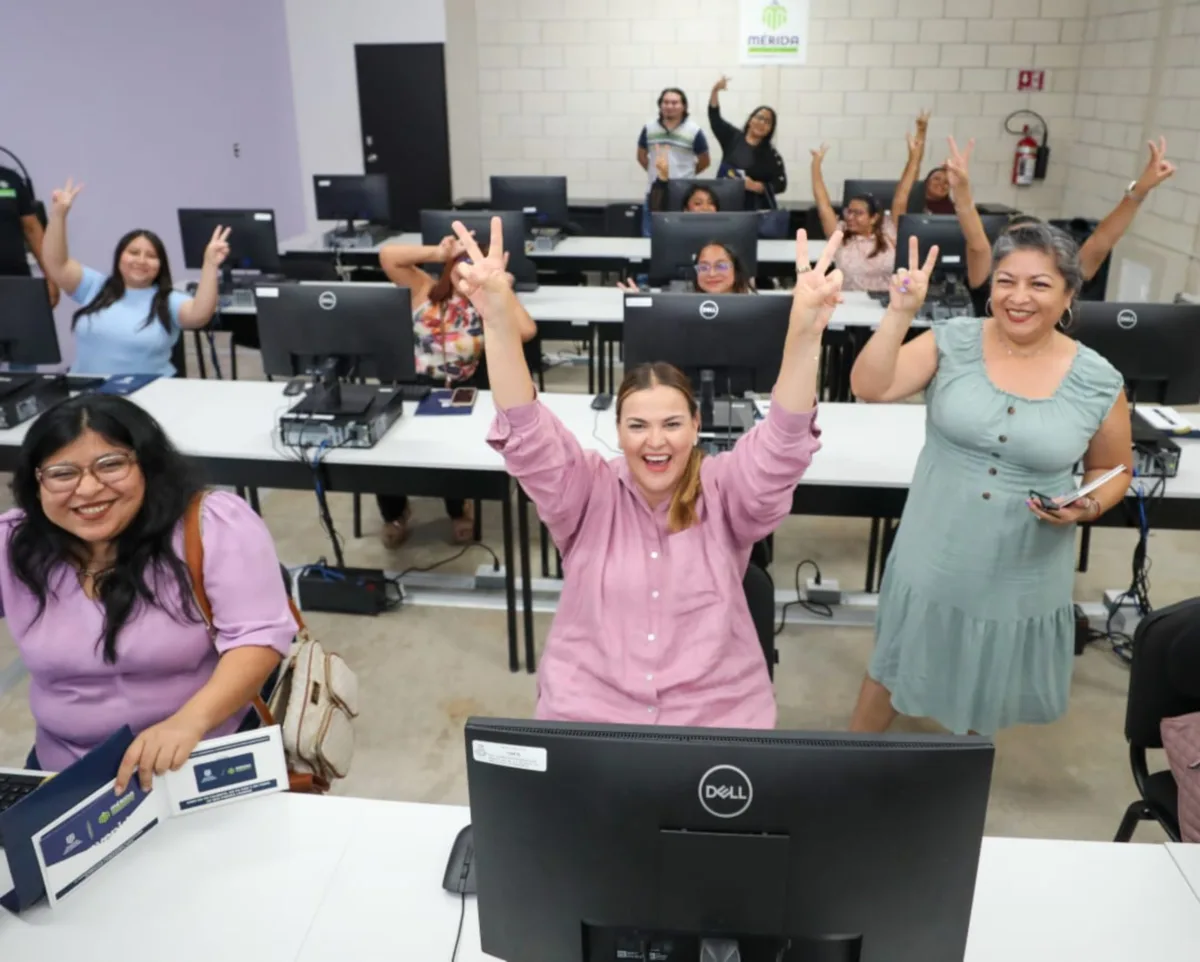 Cien mujeres de Mérida acceden a licenciaturas gratuitas con apoyo municipal