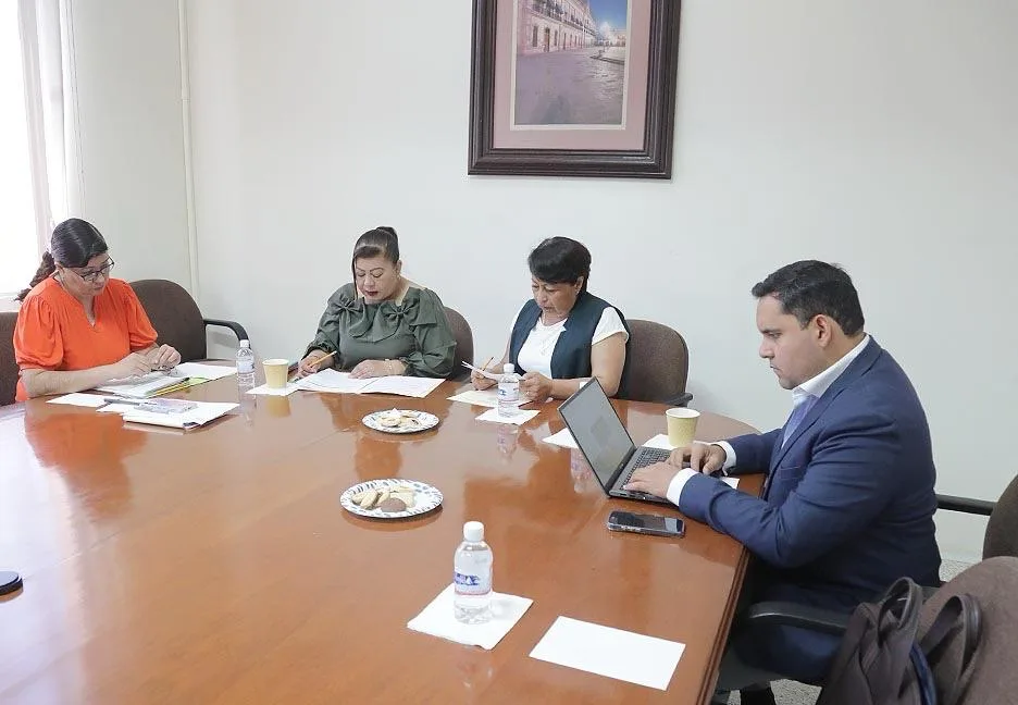 Comisión solicita dictamen jurídico sobre espacios exclusivos para mujeres en transporte