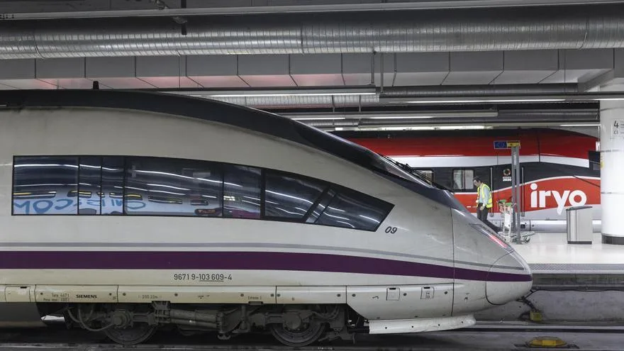El AVE Málaga-Madrid regresa tras tres meses con servicio limitado y vía única