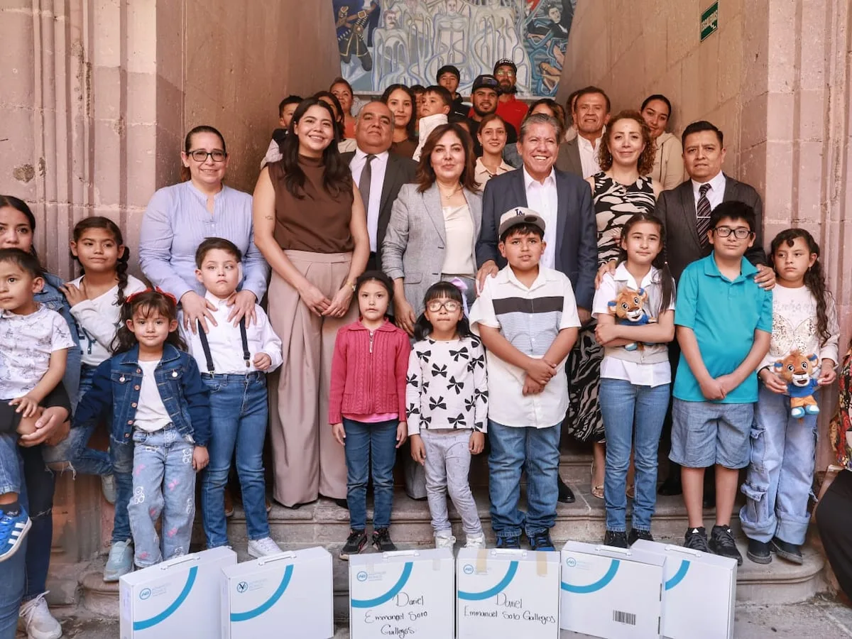 En Zacatecas, 20 niños escuchan por primera vez tras implantes cocleares