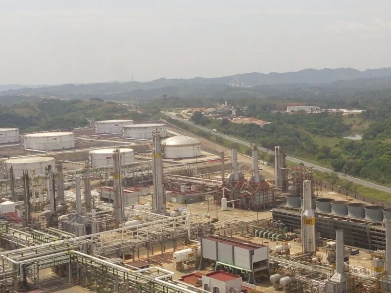 Pemex celebra 45 años del Complejo Cangrejera con récords de producción petroquímica