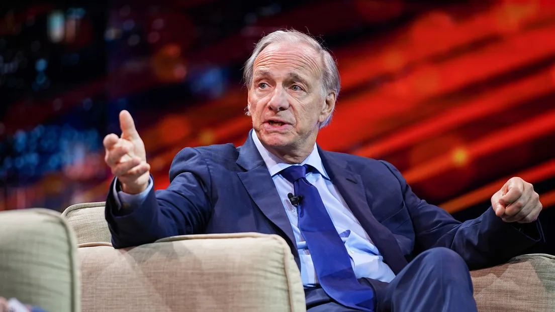 Ray Dalio advierte que EE.UU. ya enfrenta estanflación