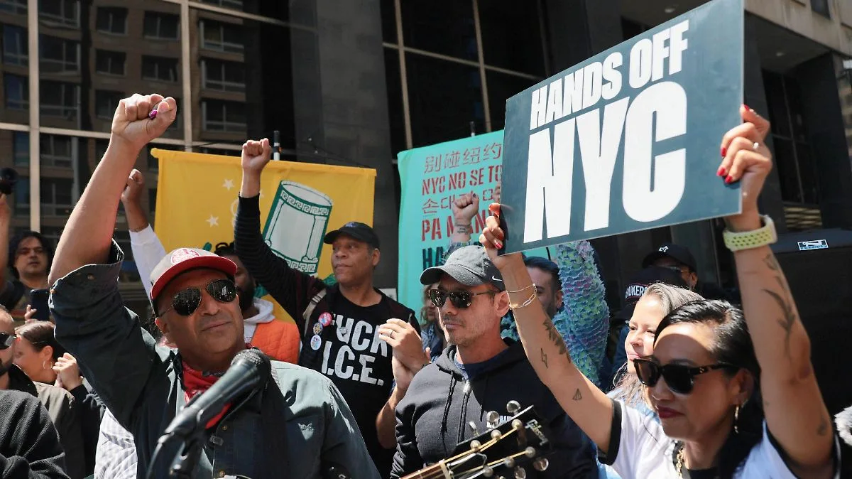 Activistas reconocen inversión en inmigración en Nueva York pero exigen mayor apoyo