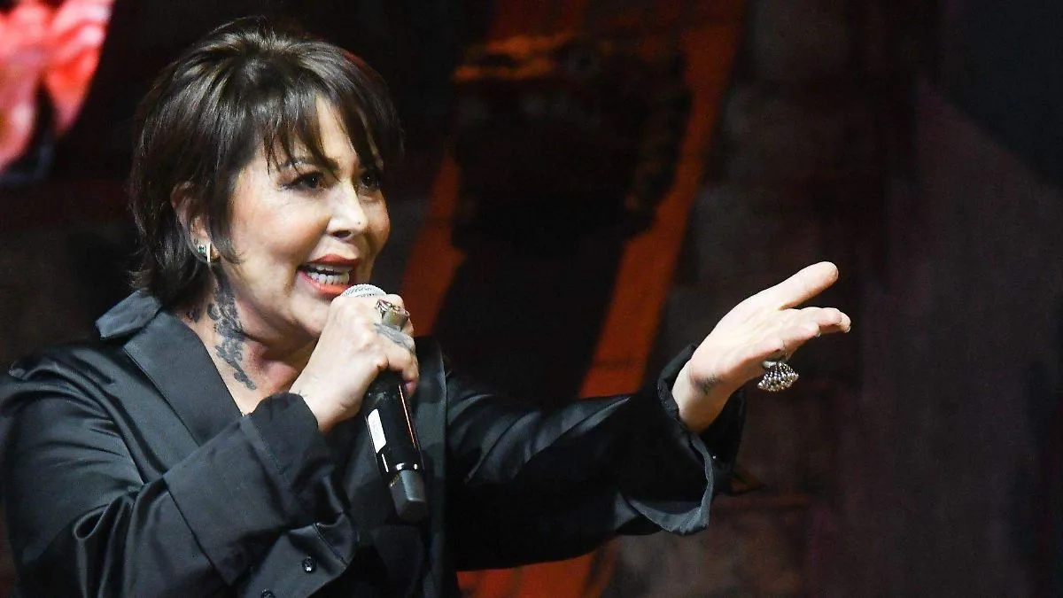 Alejandra Guzmán estrena canción en homenaje a su madre