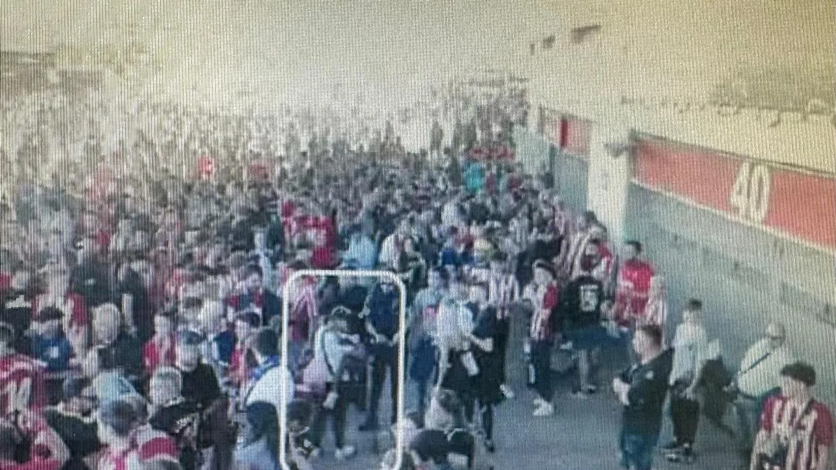 Archivan caso de acoso racial a niña que llevaba camiseta de Vinicius en el Metropolitano