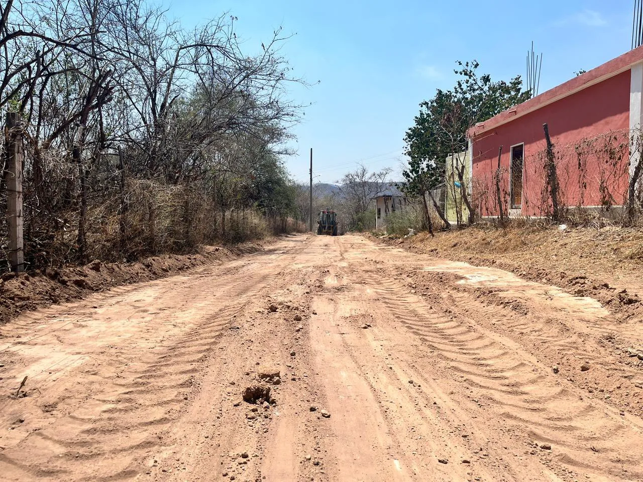 Ayuntamiento de Tecomatlán impulsa mejoras viales y apoya feria tradicional