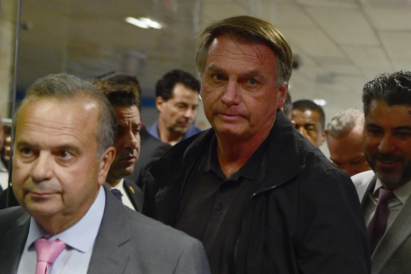 Bolsonaro es ingresado para someterse a una cirugía de hombro
