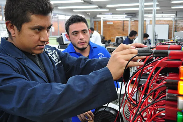 BUAP ofrece ingreso directo a aspirantes de casi 100 carreras y bachilleratos