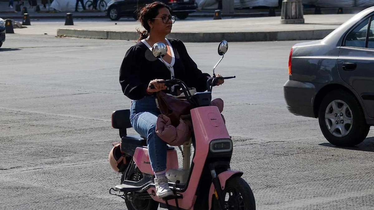 CDMX lanzará curso para manejo seguro de bicicletas y motos eléctricas