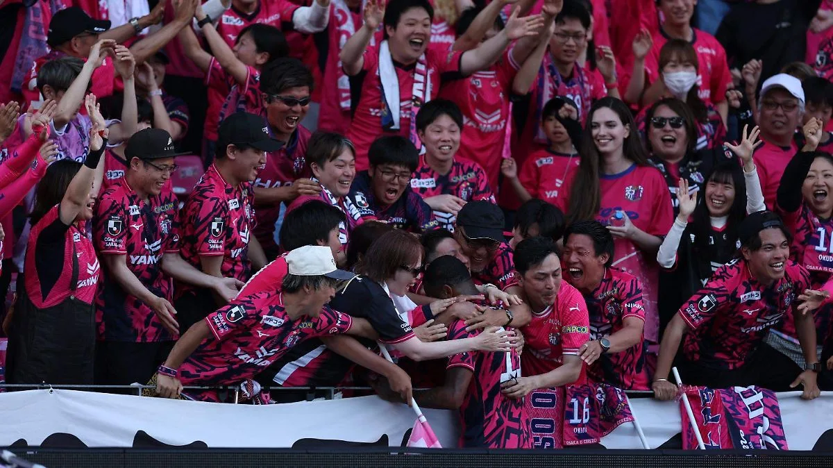 Cerezo Osaka y su afición que se une al club con cánticos en español