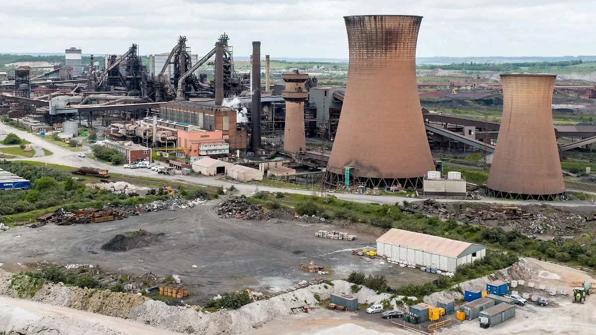 China llama a Reino Unido a actuar con prudencia ante nacionalización de British Steel