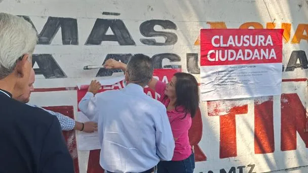 Ciudadanos organizan clausuras simbólicas contra la propaganda política anticipada en Guadalajara