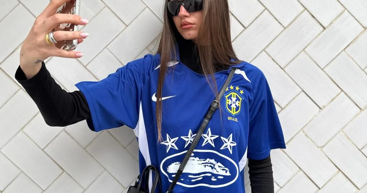 Cómo combinar jerseys de fútbol para un look veraniego durante el Mundial