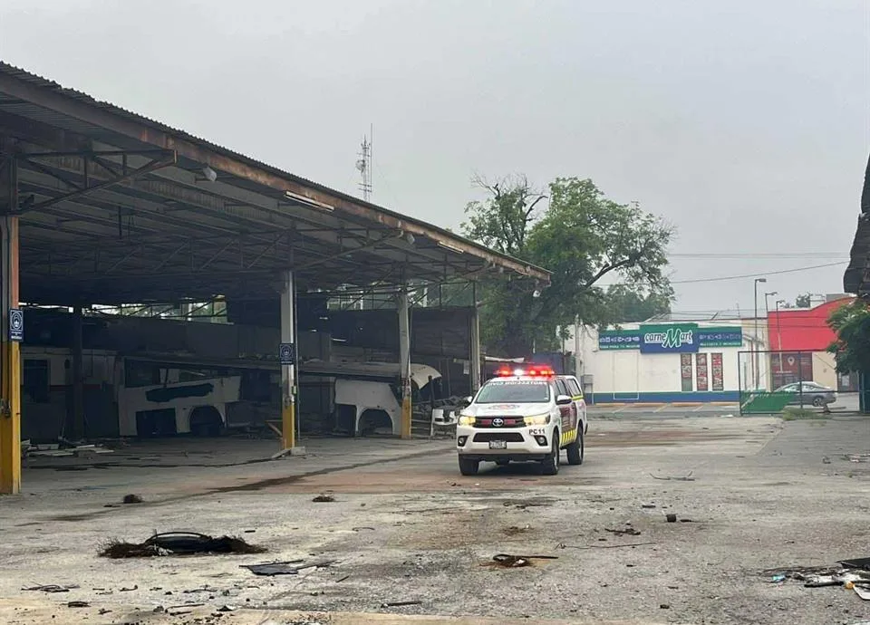 Conato de incendio en taller mecánico de Linares causa alarma y movilización de emergencia