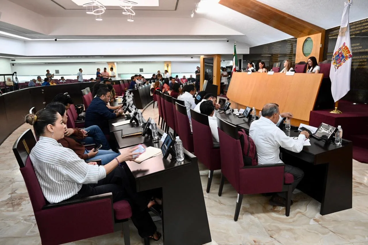 Congreso de Campeche refuerza leyes para proteger a menores y mujeres en atención médica