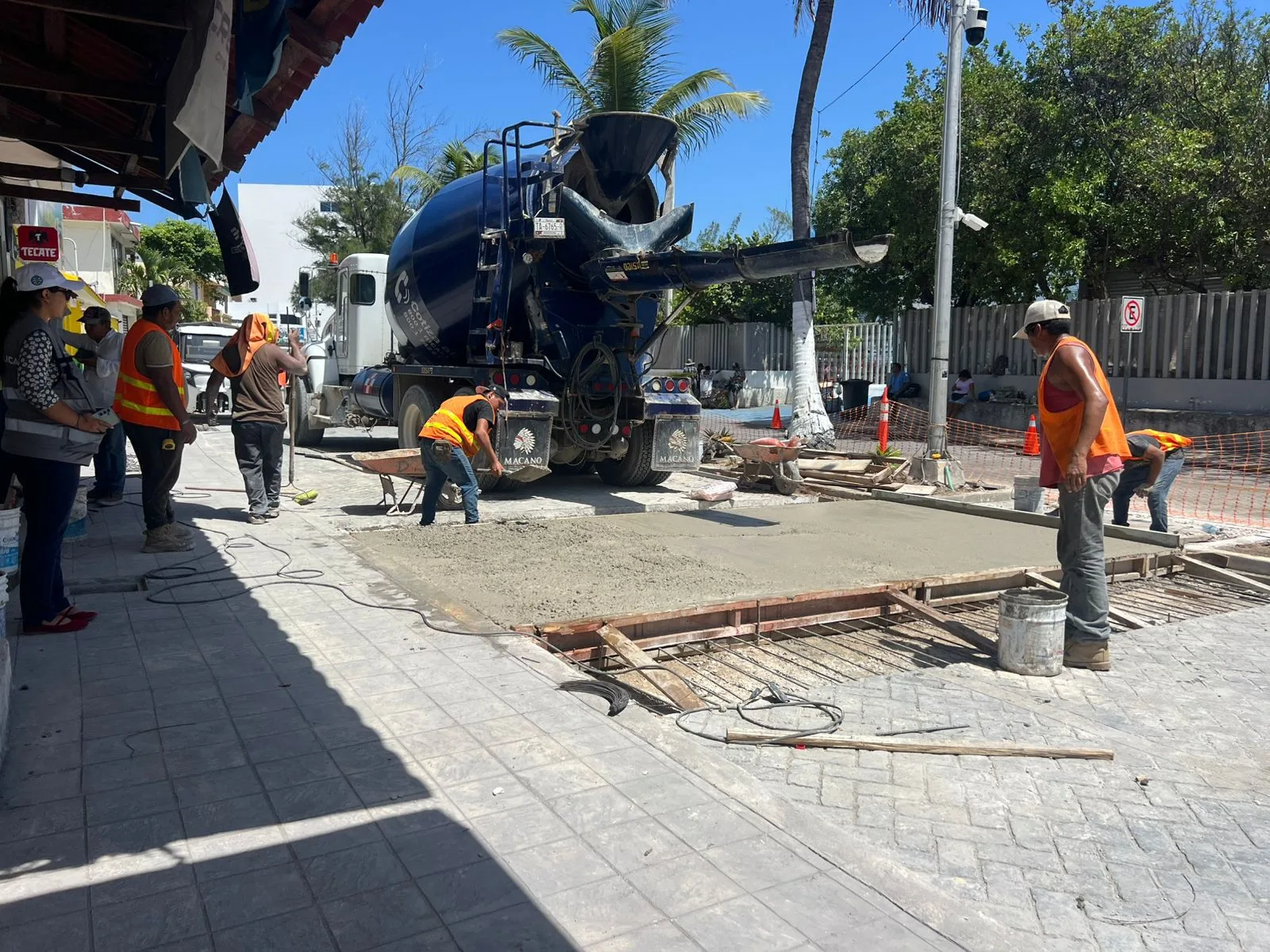Continúa la modernización de la avenida Rueda Medina en Isla Mujeres con avance de obra