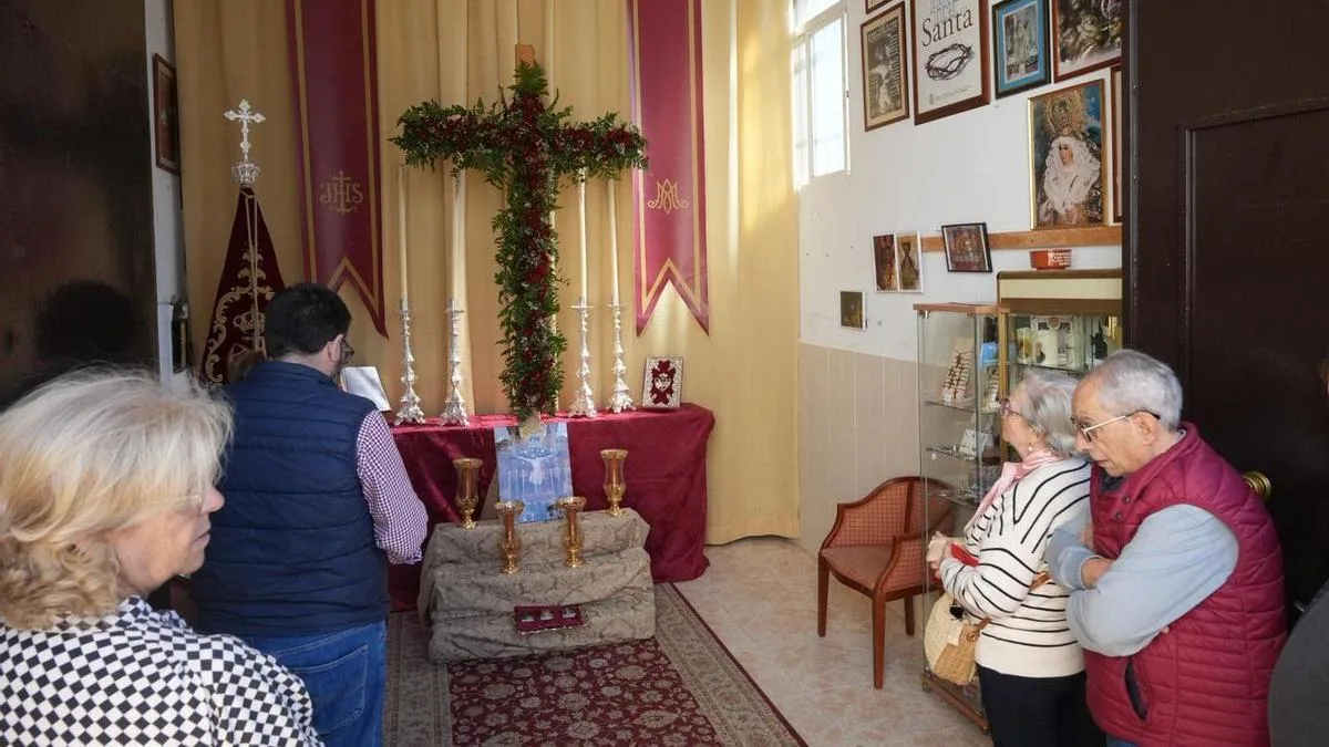 Cruces de Mayo siguen vivas en San Roque pese a desafíos sociales y económicos