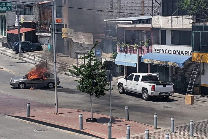 Detención de presuntos miembros del CJNG provoca bloqueos y violencia en Zitácuaro