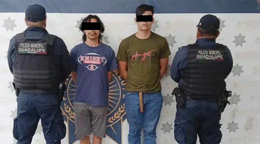Detienen a dos hombres tras robo de motocicleta en Guadalupe