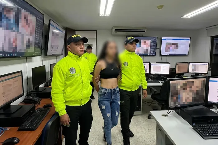 Detienen a madre en Colombia por vender contenido sexual de su hija menor a extranjero