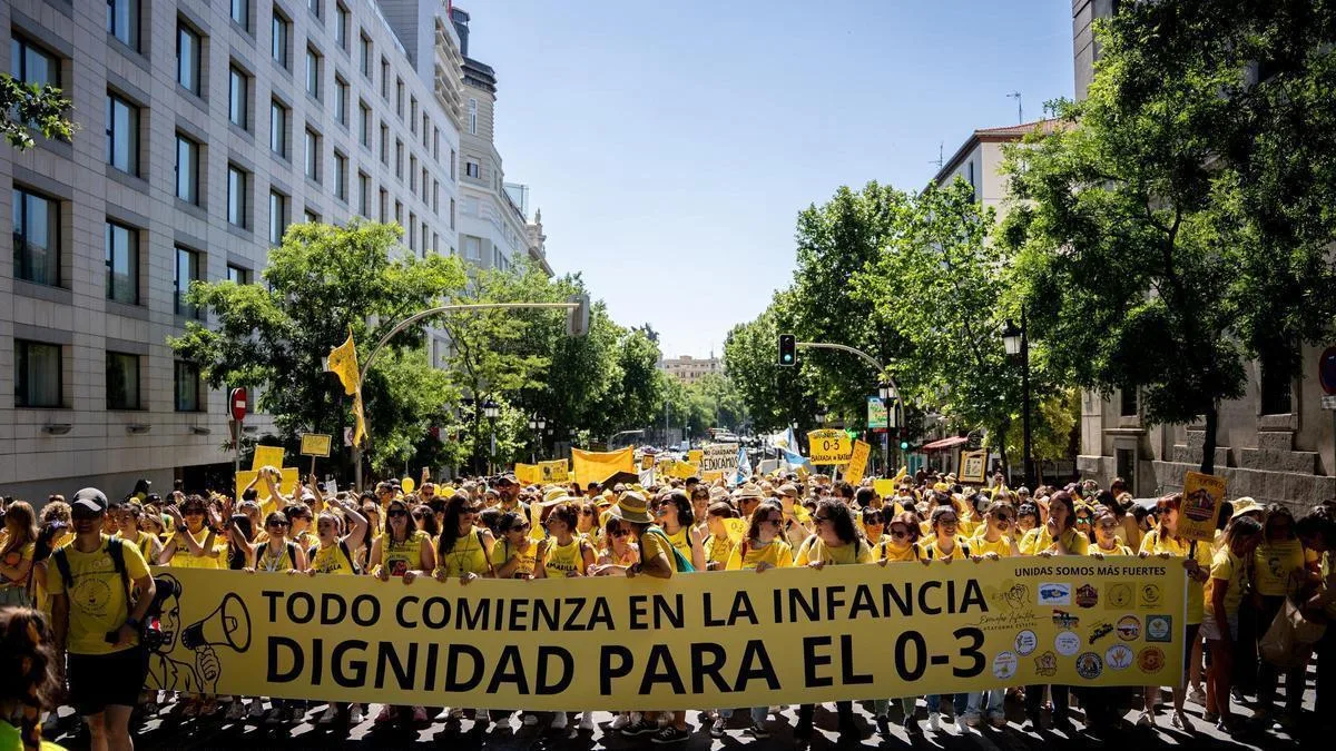 Educadores de primera infancia protestan en Madrid para exigir mejores condiciones laborales