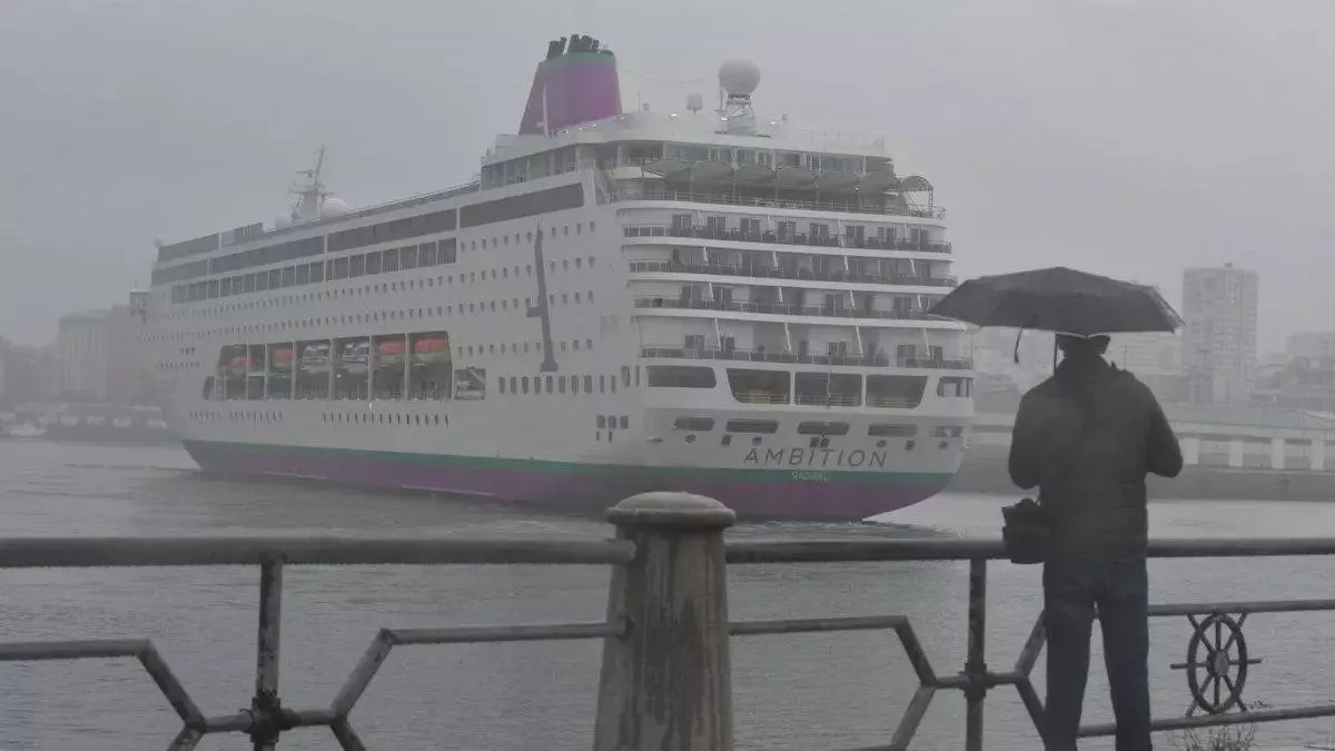 El crucero con brote de norovirus llega a A Coruña y Sanidad revisa el desembarco