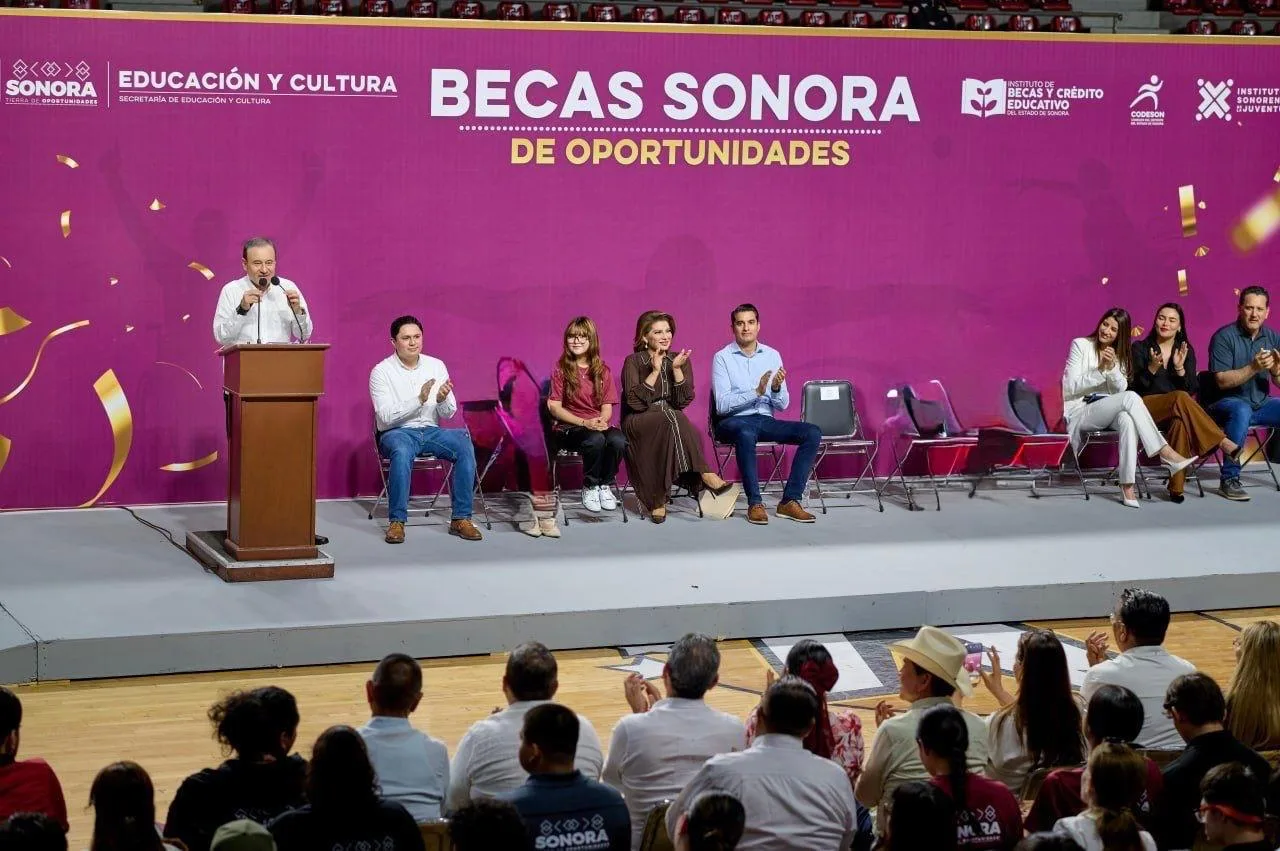 El Gobierno de Sonora entrega más de 600 becas para fortalecer el deporte local