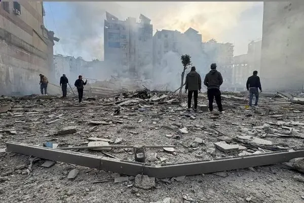 Estados Unidos realiza ataques en el sur de Irán amid negociaciones de paz en Qatar