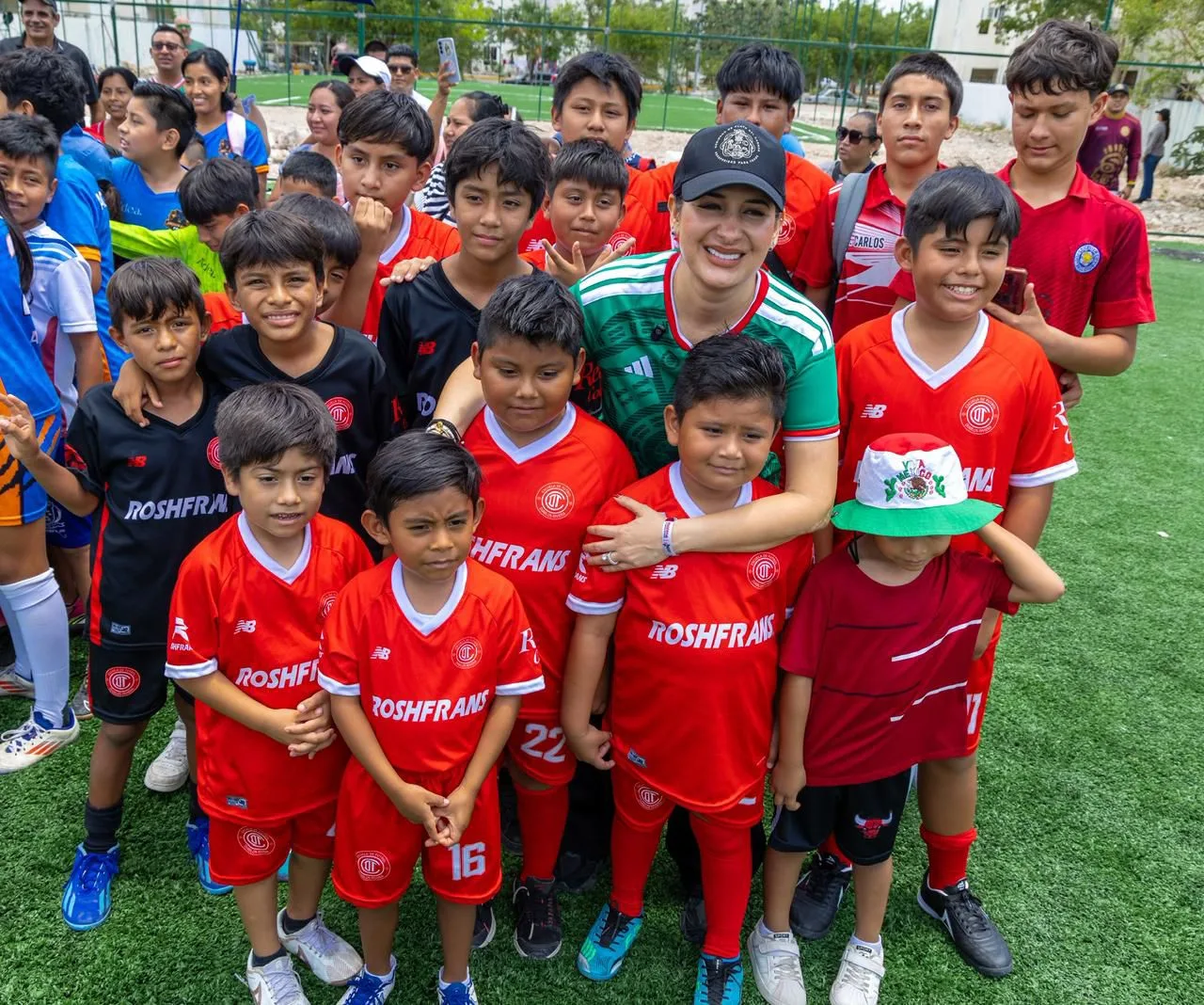 Estefanía Mercado impulsa proyecto deportivo para fortalecer comunidad en Playa del Carmen