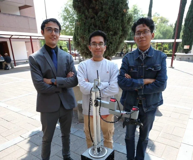 Estudiantes del IPN crean robot asistente para personas con discapacidad motriz