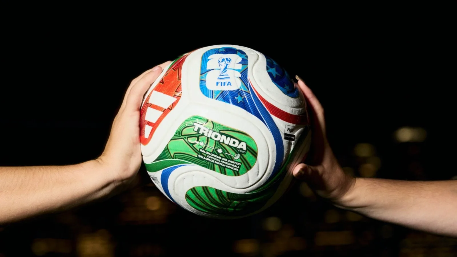 Exhiben en CDMX la colección completa de balones oficiales de los Mundiales desde 1970