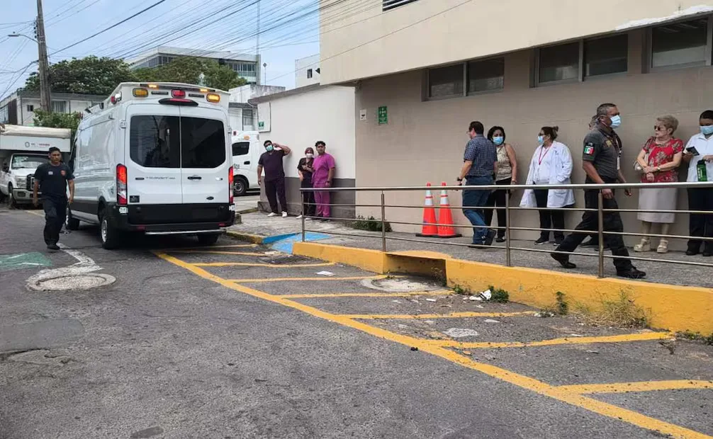 Explosión en laboratorio de la Universidad Veracruzana deja 22 estudiantes atendidos y suspensión de clases