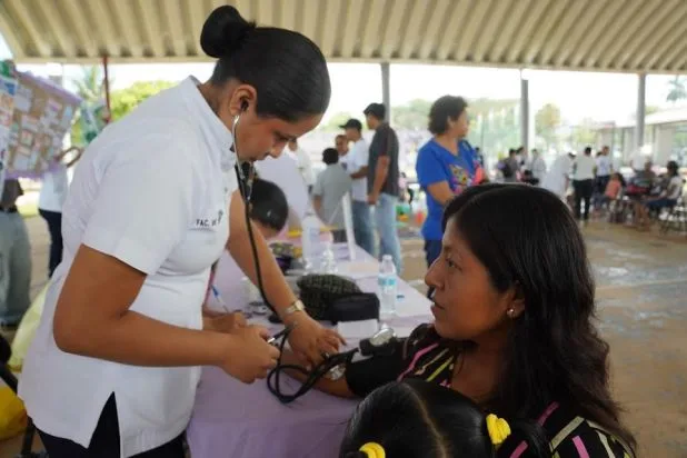 Feria de la Salud en Cosoleacaque ofreció atención médica gratuita a toda la comunidad