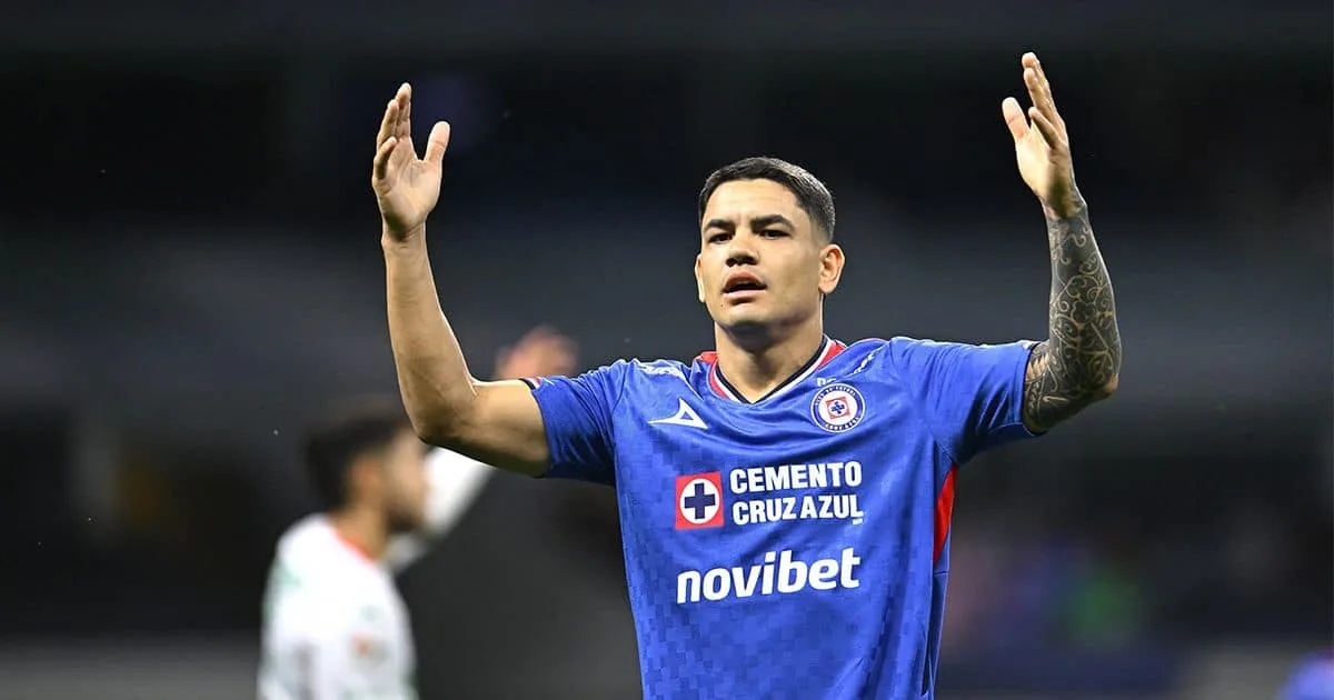 Fernández se pierde la ida de Cruz Azul ante Atlas por molestia muscular
