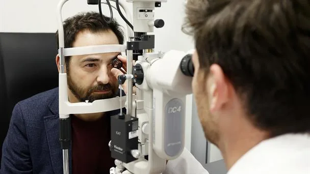 Fumar multiplica el riesgo de pérdida de visión por enfermedades retinianas