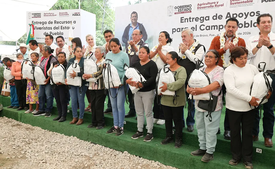 Gobierno de Puebla impulsa tecnología y apoyo a viveristas para fortalecer el campo rural