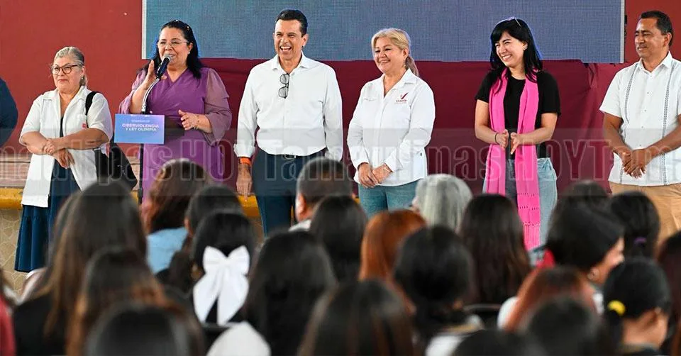 Gobierno local impulsa conferencia para combatir el bullying y la violencia digital en jóvenes