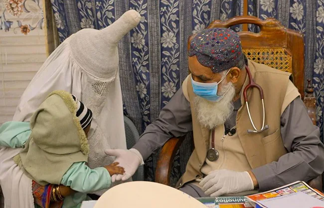 Hospital de Pakistán bajo sospecha por contagios masivos de VIH en menores