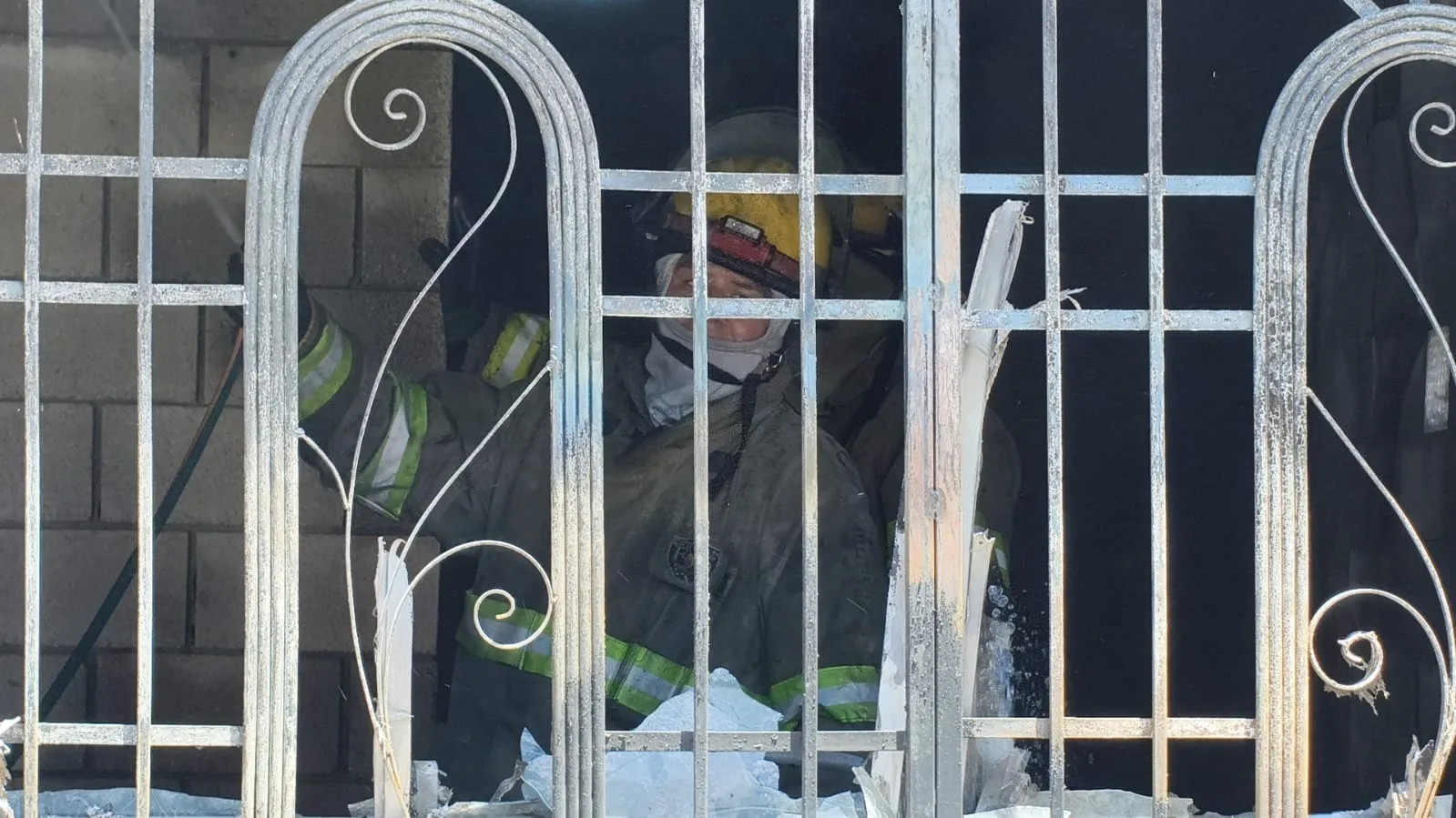 Incendio destruye vivienda en Puerto La Paz; familia logró salir sin heridas