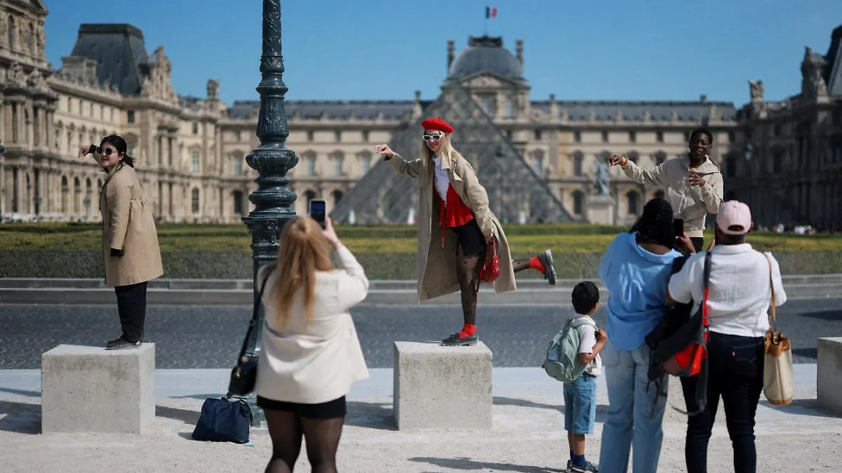 Informe señala deficiencias graves en seguridad del Museo del Louvre