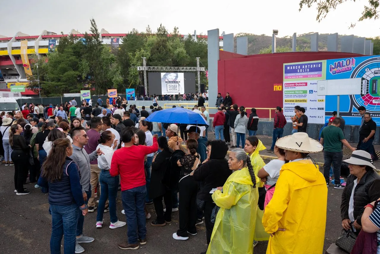 Inicio complicado para el acceso al estadio Morelos en concierto de Marco Antonio Solís