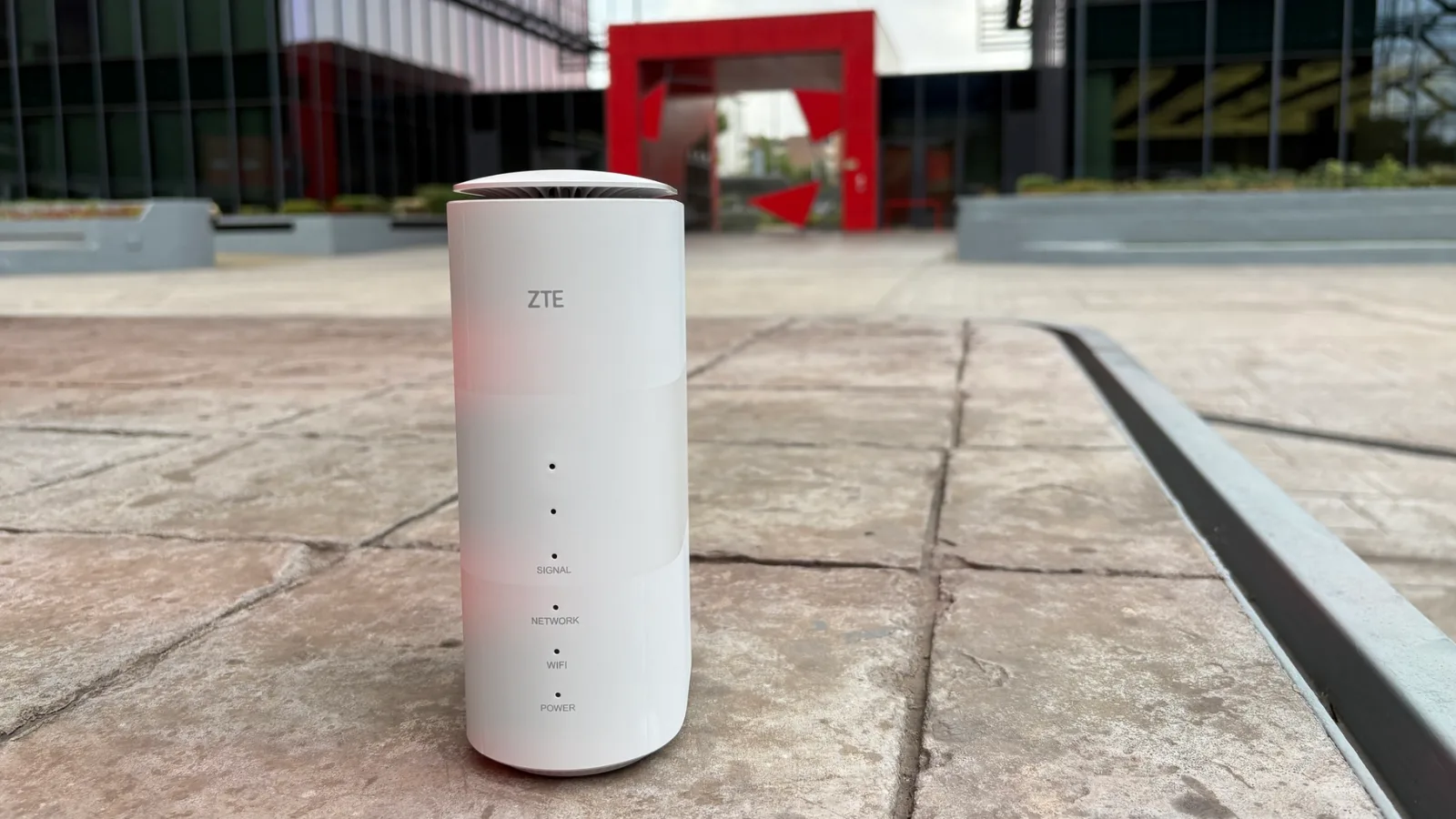 Internet portátil 5G o fibra óptica: cuándo es práctica cada opción para conexiones temporales