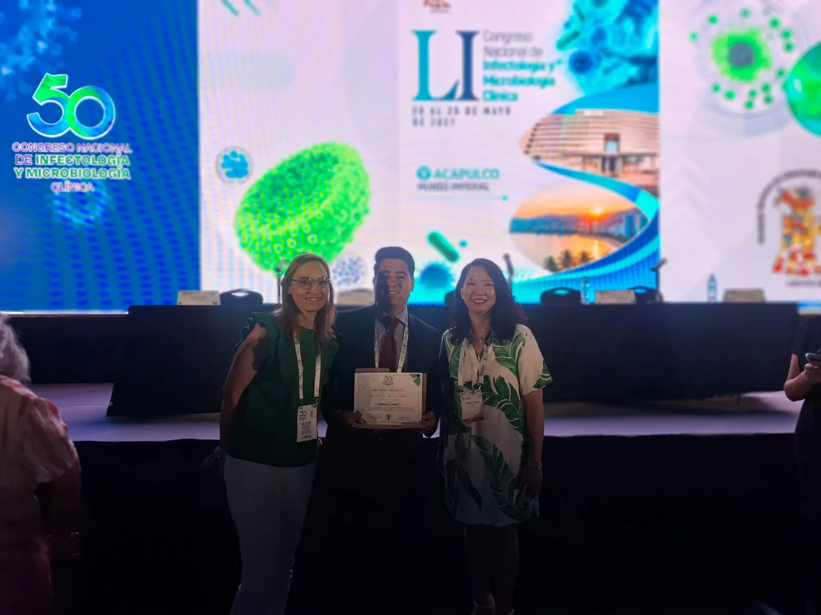 Investigación de la Universidad de Guanajuato propone terapia alternativa contra bacterias resistentes