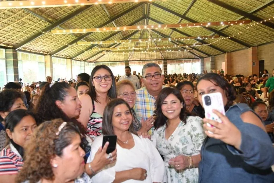 Juan Manuel Navarro destaca el papel de las madres en el desarrollo de Soledad de Graciano Sánchez