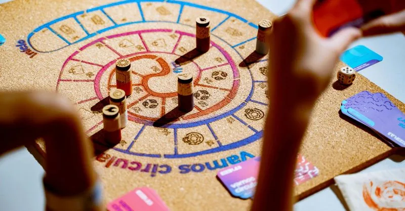 Juegos de mesa imprescindibles para disfrutar el verano en familia y con amigos