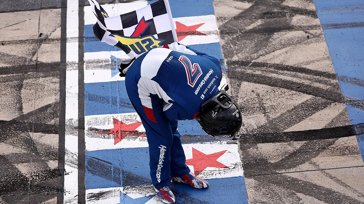 Kyle Busch domina en Dover y suma su quinta victoria en NASCAR Truck Series