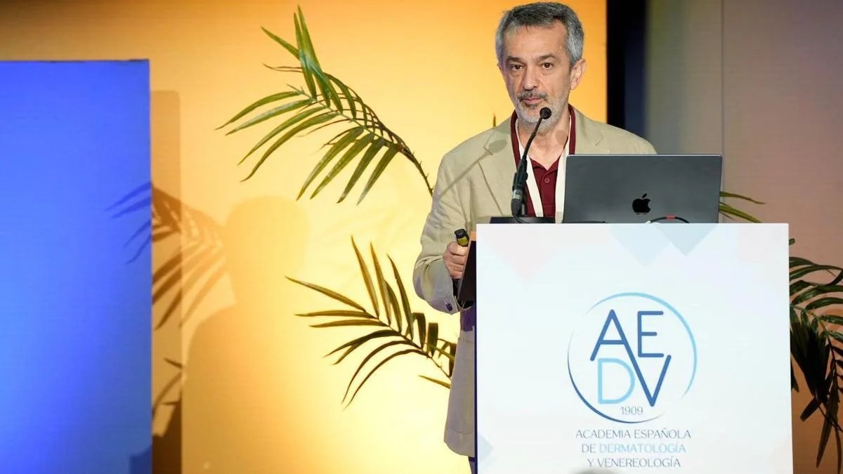 La genética y la exposición solar condicionan el riesgo de melanoma, no la “resistencia” al sol