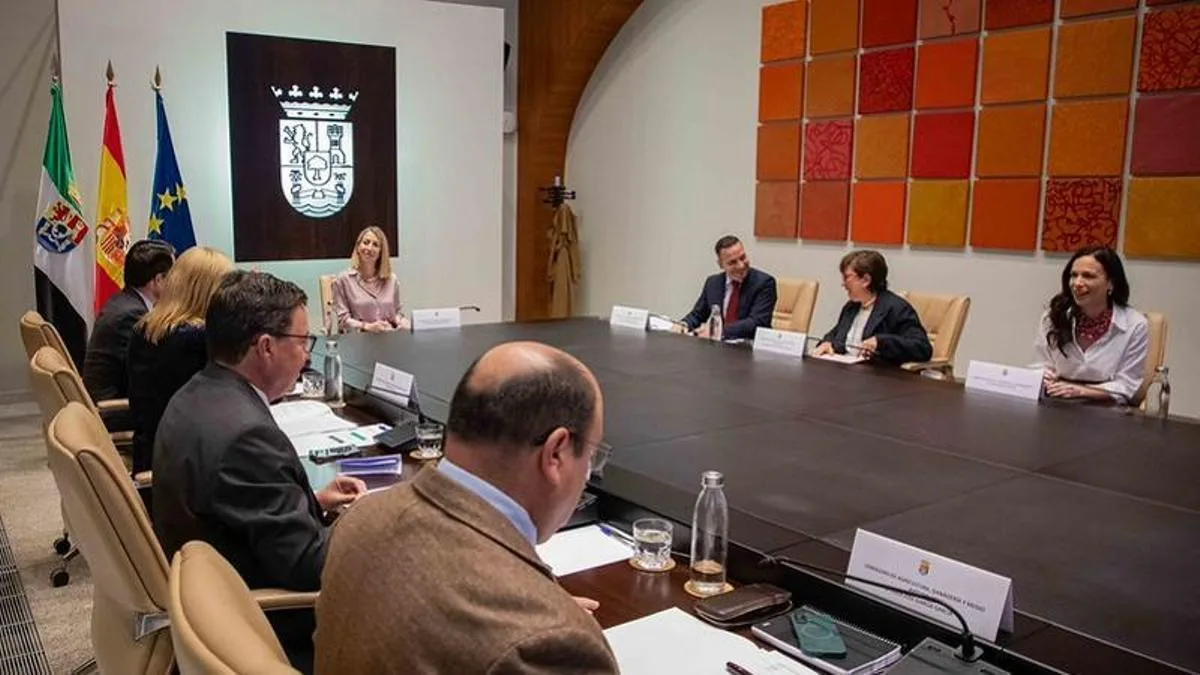 La Junta de Extremadura renueva cargos clave en Presidencia, Economía y Educación