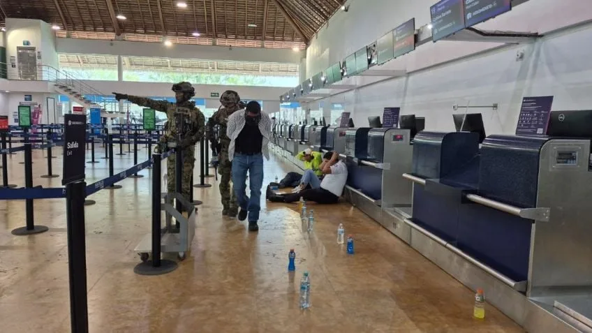 La Marina realiza simulacro de toma de rehenes en aeropuerto de Huatulco